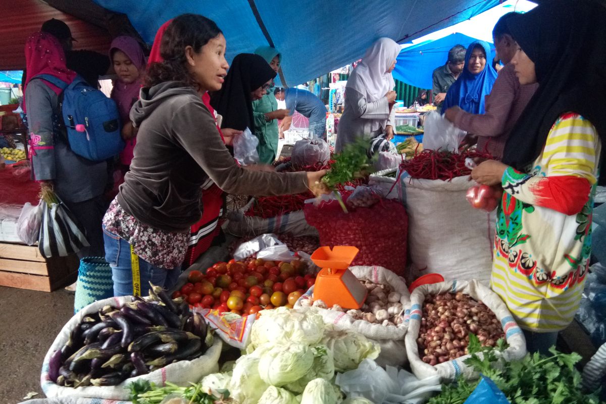 Harga Cabai Merah Di Dharmasraya Setara Kilogram Getah Karet