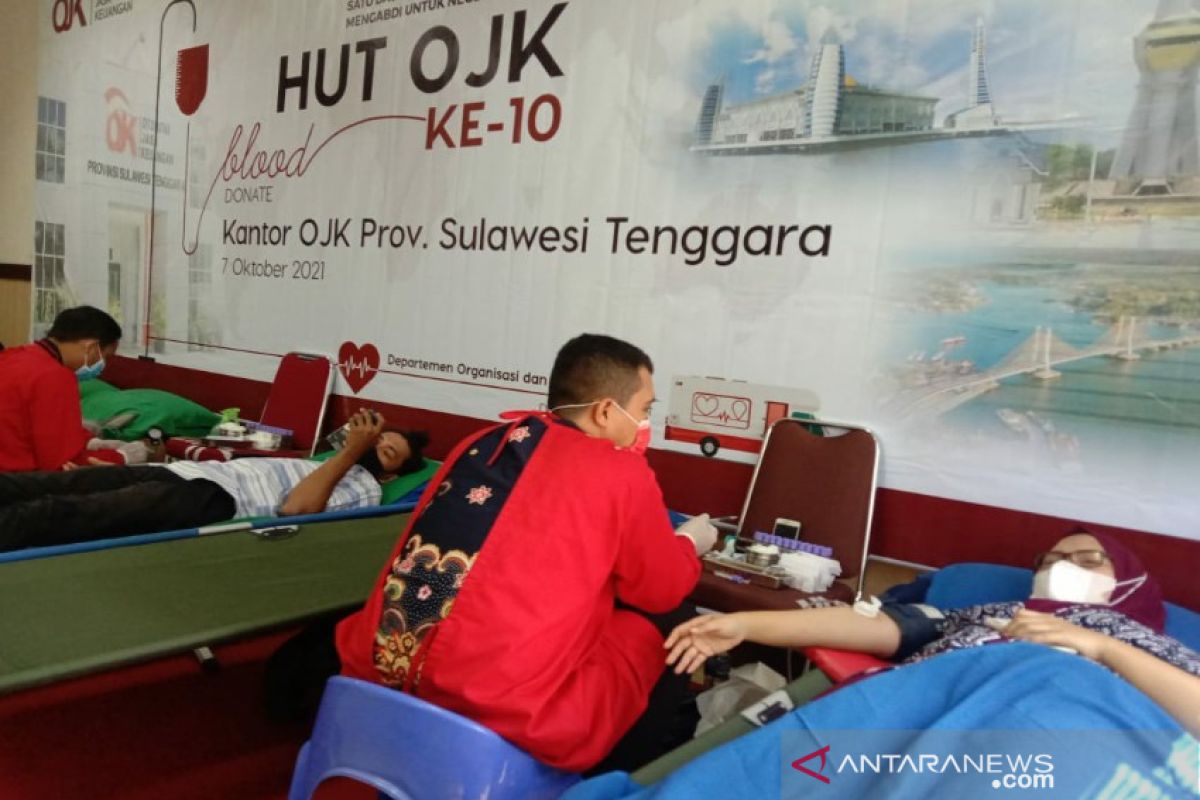 OJK Sulawesi Tenggara Gelar Donor Darah Peringati Ulang Tahun Ke 10