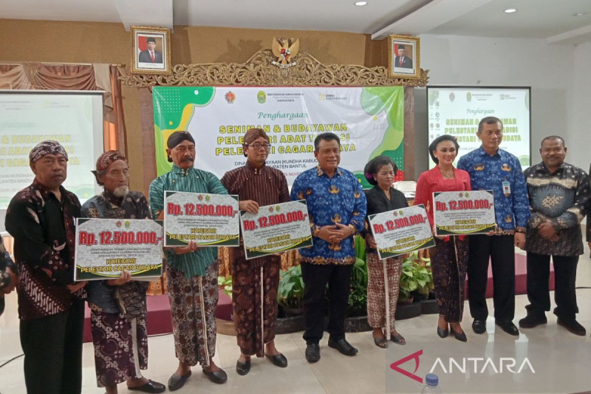 Pemkab Bantul Beri Penghargaan Seniman Pelestari Adat Dan Cagar Budaya