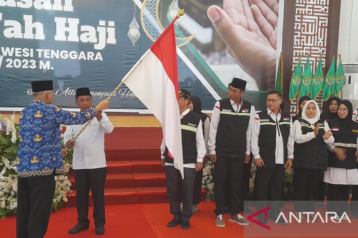 Sekda Sultra Lepas Keberangkatan 2 044 Calon Haji ANTARA News