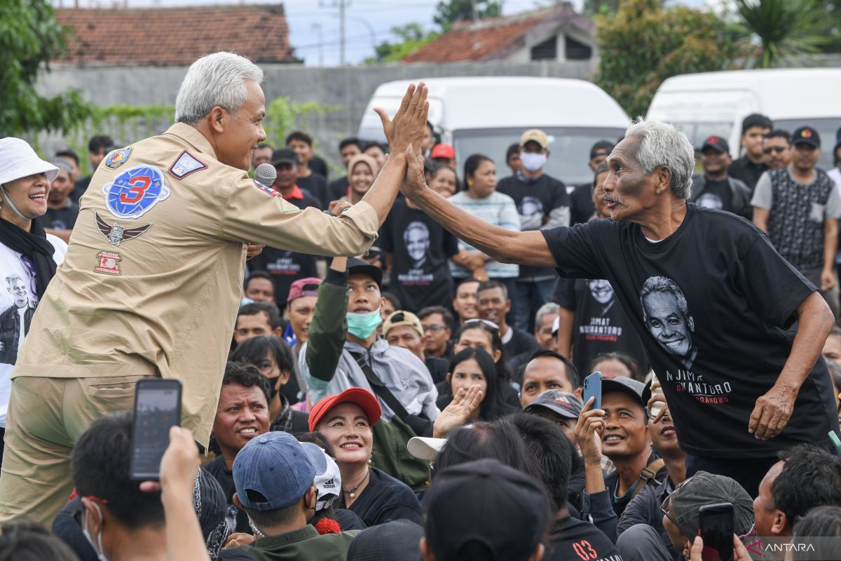 Ganjar Kampanye Di Jawa Timur Mahfud Fokus Kerja Antara News