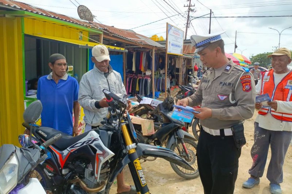 Polda Sultra Sosialisasi Keselamatan Berlalu Lintas Kepada Pengendara