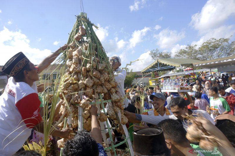 Tradisi Lebaran Ketupat Di Berbagai Daerah Di Indonesia ANTARA News