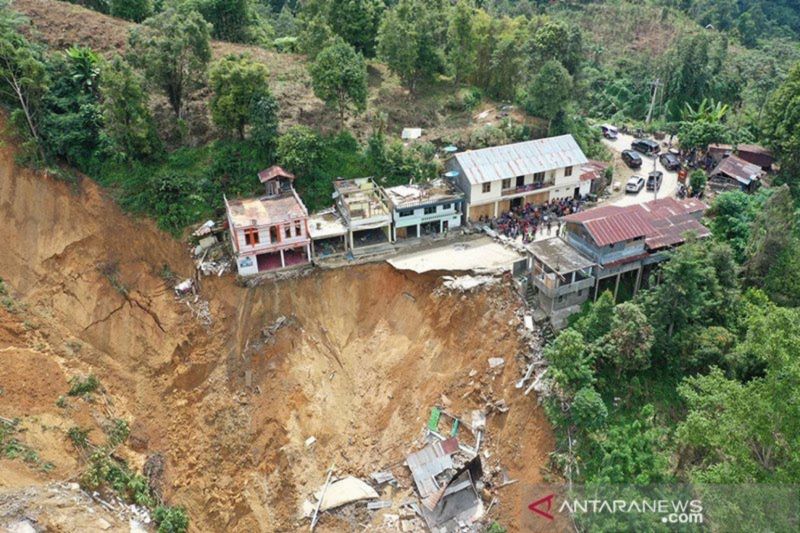 Bnpb Pasang Alat Peringatan Dini Tanah Longsor Antara News