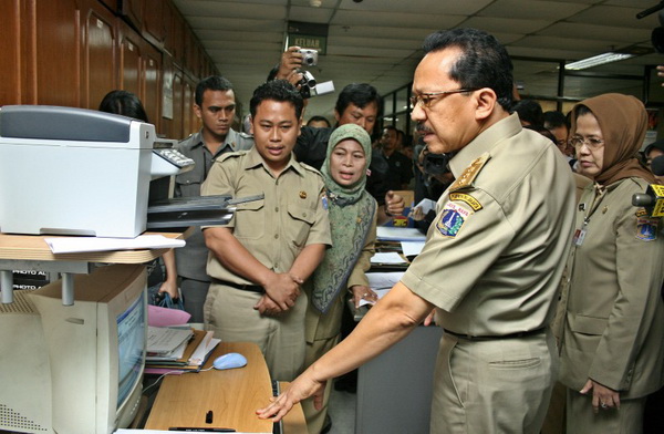 Jam kerja PNS Jakarta dikurangi selama Ramadhan Jam kerja PNS Jakarta dikurangi selama Ramadhan