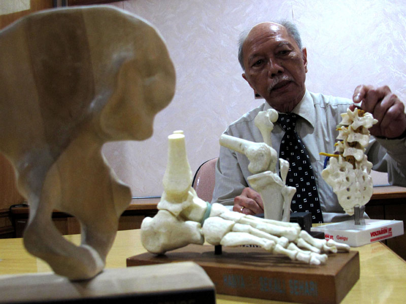 Pria muda pun bisa kena osteoporosis Pria muda pun bisa kena osteoporosis