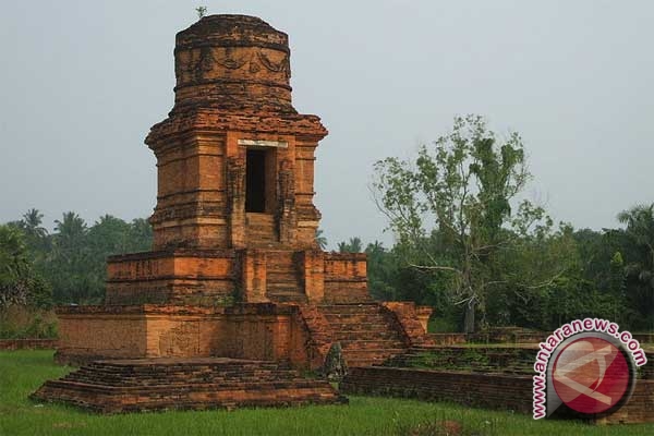 Jalan ke Candi Portibi Rusak Parah Jalan ke Candi Portibi Rusak Parah