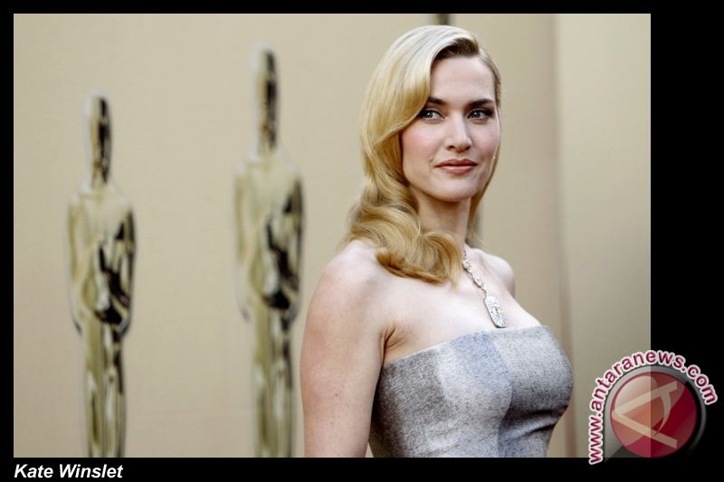 merkin kate winslet the reader. Kate Winslet Bahagia Hidup