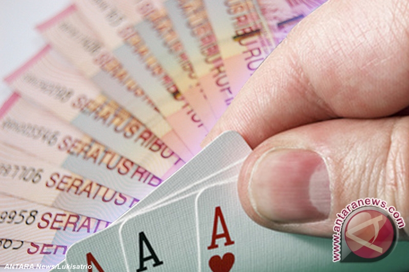 Pemkot Banda Aceh larang permainan domino Pemkot Banda Aceh larang permainan domino