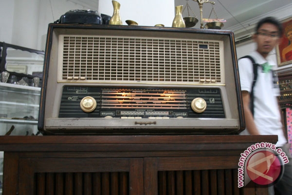 Radio swasta ditegur karena putar dangdut terlarang Radio swasta ditegur karena putar dangdut terlarang