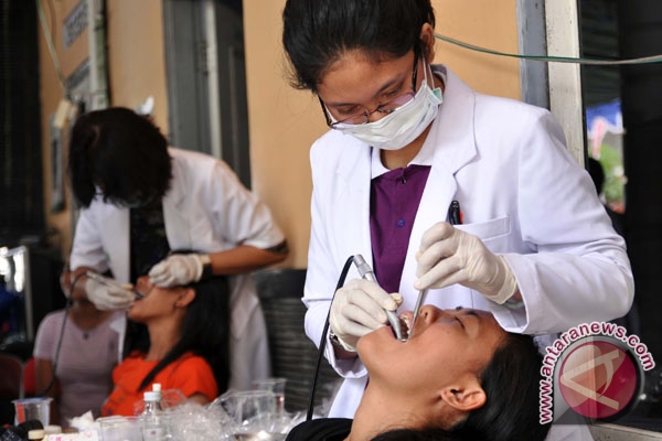 dokter indonesia tilkan bor gigi ditambah musik dokter indonesia tilkan bor gigi ditambah musik