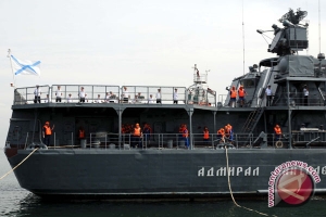 20110526053937kapalperangrusia250511 1 Menhan Rusia Bantah Rencana Membangun Kapal Induk