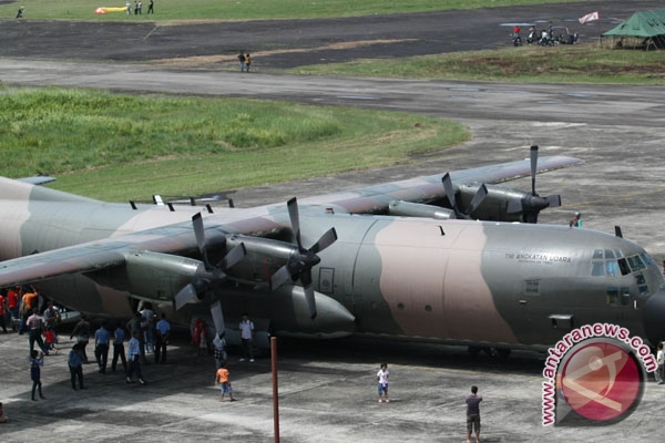 Naskah UN tiba di Palu dengan Hercules TNI Naskah UN tiba di Palu dengan Hercules TNI