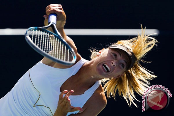 Sharapova dan Serena melaju di Wimbledon Sharapova dan Serena melaju di Wimbledon