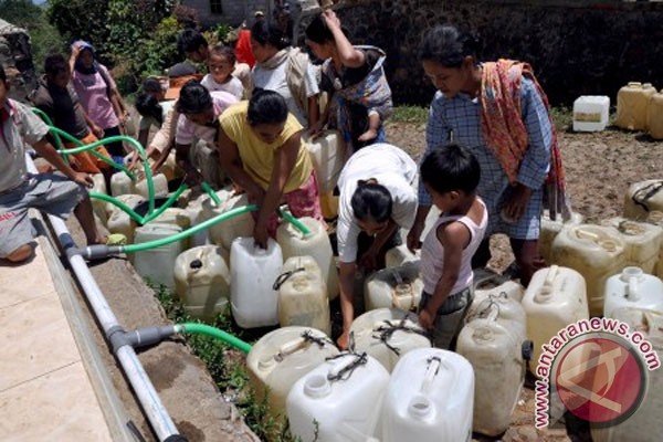 2.096 KK terancam kekurangan air bersih 2.096 KK terancam kekurangan air bersih
