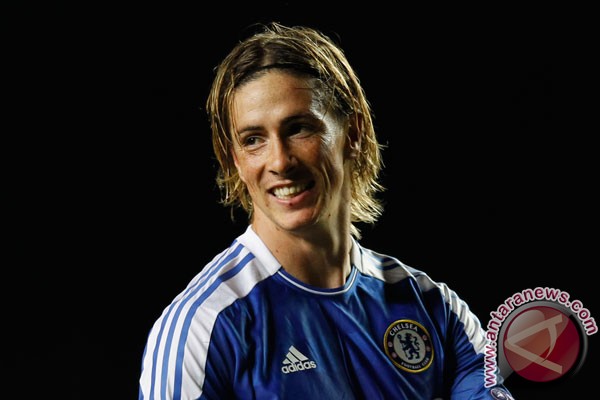 Torres tak senang di bangku cadangan Torres tak senang di bangku cadangan