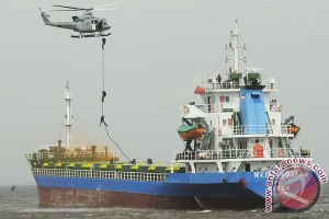 Militer Review: Indonesia selamatkan Kapal penarik dan tongkang yang