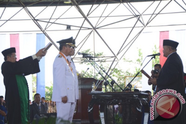 Ribuan Undangan Hadiri Pelantikan Bupati-Wakil Bupati Muba Ribuan Undangan Hadiri Pelantikan Bupati-Wakil Bupati Muba