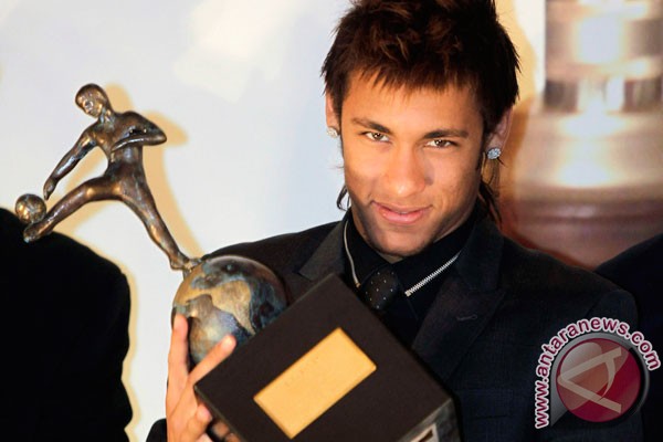 Neymar tiba di Barcelona Senin depan Neymar tiba di Barcelona Senin depan