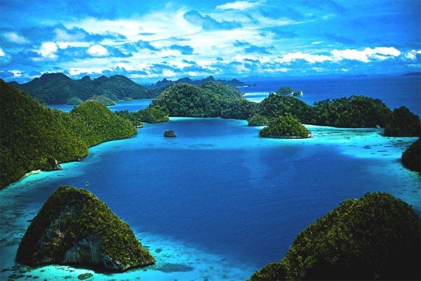 Jokowi saksikan matahari pertama 2016 di Rajaampat