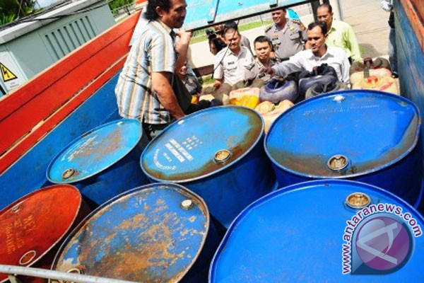 Polri selidiki kasus penimbunan solar di Kaltim Polri selidiki kasus penimbunan solar di Kaltim