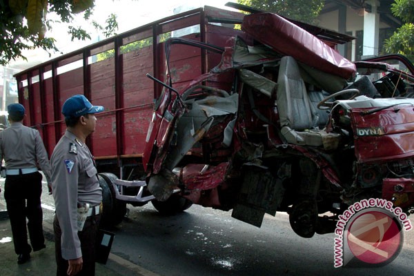 Delapan tewas akibat kecelakaan di Kutai Delapan tewas akibat kecelakaan di Kutai