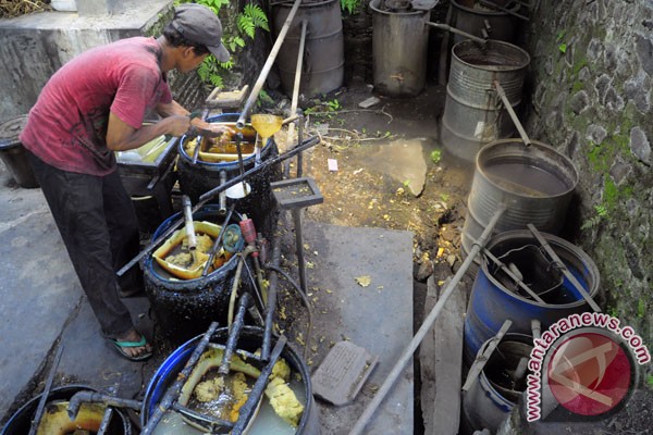 toba samosir terbuka untuk investor minyak nilam antara news toba samosir terbuka untuk investor minyak nilam antara news