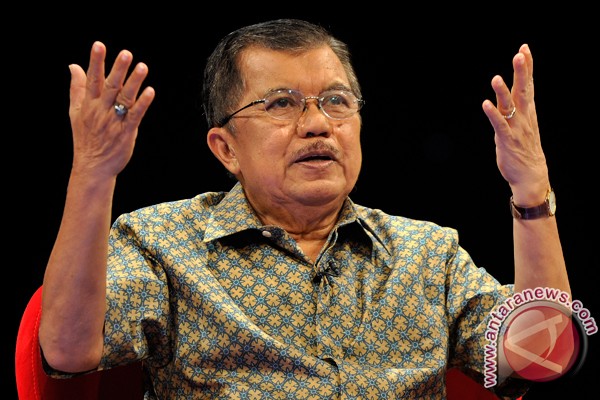 PMI alokasikan satu miliar untuk operasi katarak PMI alokasikan satu miliar untuk operasi katarak
