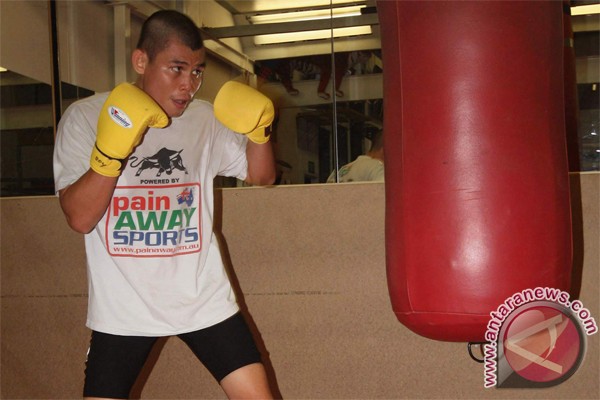 Chris John fokus turunkan berat badan Chris John fokus turunkan berat badan