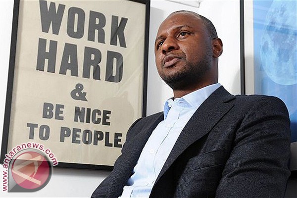 Vieira tuding United diuntungkan wasit Vieira tuding United diuntungkan wasit