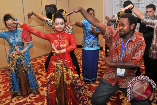 tTngkat partisipasi sekolah pada kegiatan seni rendah tTngkat partisipasi sekolah pada kegiatan seni rendah