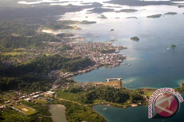 Simeulue banjir, ribuan mengungsi Simeulue banjir, ribuan mengungsi
