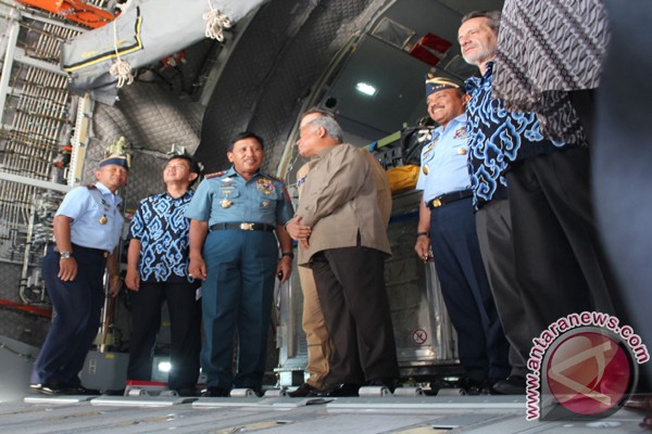 A400M Airbus mendarat di Halim Perdanakusuma A400M Airbus mendarat di Halim Perdanakusuma