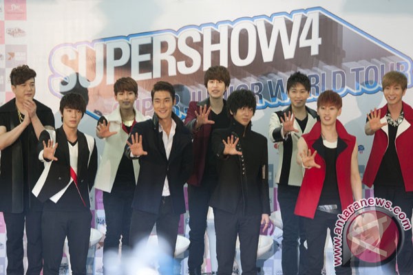 Anggota Super Junior akan bergantian ikut wajib militer Anggota Super Junior akan bergantian ikut wajib militer