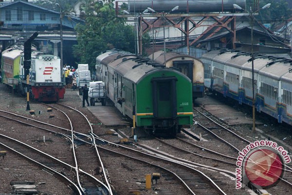 Kereta api Bandung-Cianjur akan dioperasikan lagi Kereta api Bandung-Cianjur akan dioperasikan lagi