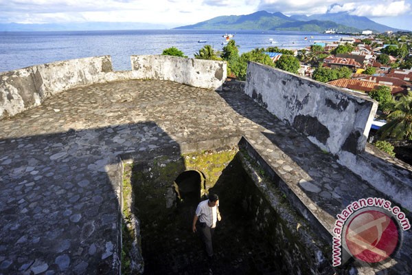 Limbah pusat perbelanjaan cemari laut Ternate Limbah pusat perbelanjaan cemari laut Ternate