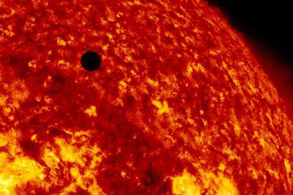 Menyaksikan planet tetangga mampir ke Matahari Menyaksikan planet tetangga mampir ke Matahari