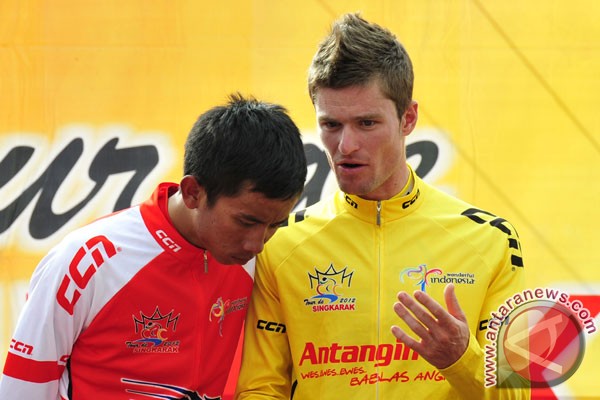Pujol Munoz juara Tour de Singkarak 2012 Pujol Munoz juara Tour de Singkarak 2012
