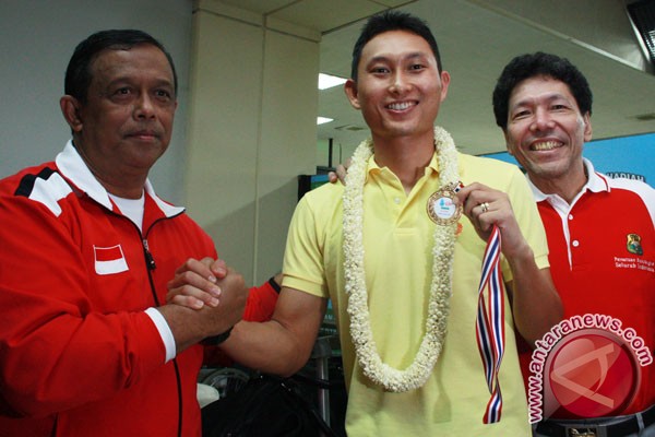 Sony lalui rintangan pertama Sony lalui rintangan pertama