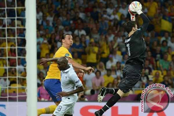 Prancis lolos meski kalah 0-2 dari Swedia Prancis lolos meski kalah 0-2 dari Swedia