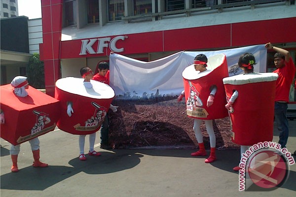 KFC didesak gunakan kemasan ramah lingkungan KFC didesak gunakan kemasan ramah lingkungan