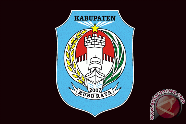 Kabupaten Kubu Raya beri penghargaan kepada masyarakat berprestasi Kabupaten Kubu Raya beri penghargaan kepada masyarakat berprestasi