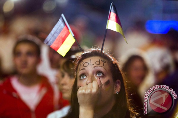 UEFA palsukan video tangisan fans Jerman UEFA palsukan video tangisan fans Jerman