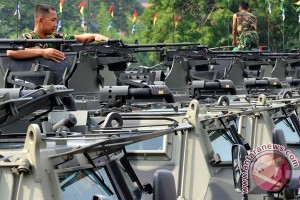 Panglima TNI terima 24 panser Anoa