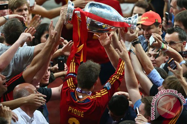 Spanyol juara lagi, Spanyol cetak sejarah Spanyol juara lagi, Spanyol cetak sejarah