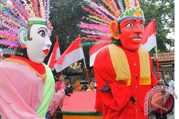 Menikmati Budaya Betawi Bersama Alunan Keroncong Tugu - ANTARA News