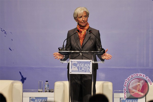 Ketua IMF peringatkan penurunan kepercayaan Ketua IMF peringatkan penurunan kepercayaan