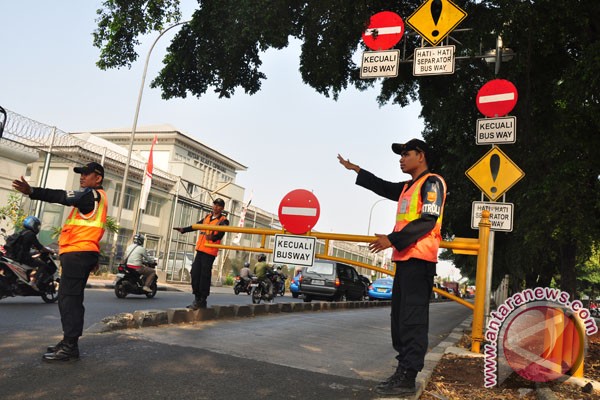 Jakarta butuh jalan layang Transjakarta Jakarta butuh jalan layang Transjakarta
