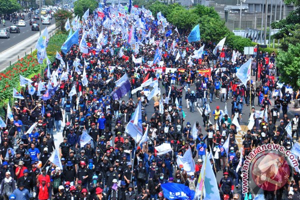 Demo buruh, gerbang tol Cikarang Barat ditutup - ANTARA News