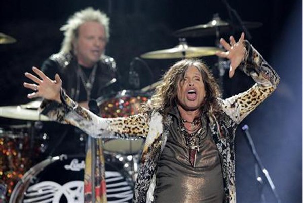 Steven Tyler keluar dari American Idol Steven Tyler keluar dari American Idol